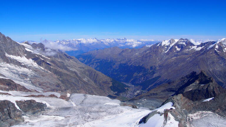 Blick auf den Mittelallalin und das Saastal