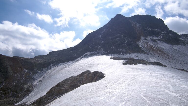 Vor dem spaltenarmen Chüealpgletscher