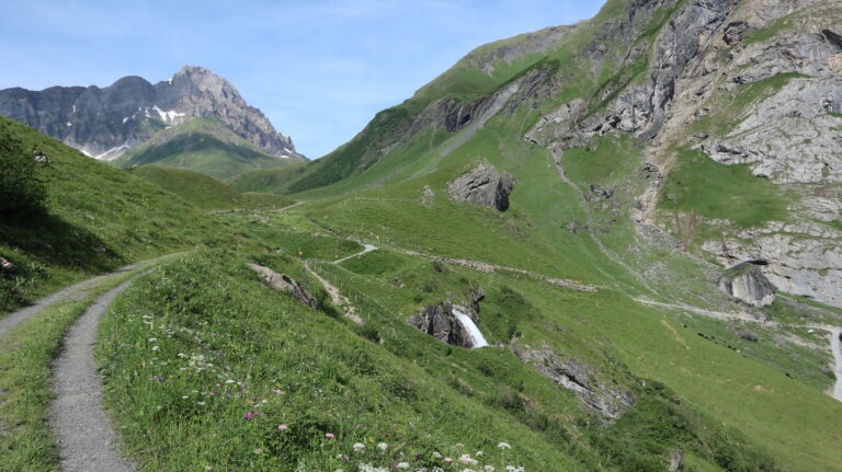 Vor dem Stäuber Wasserfall