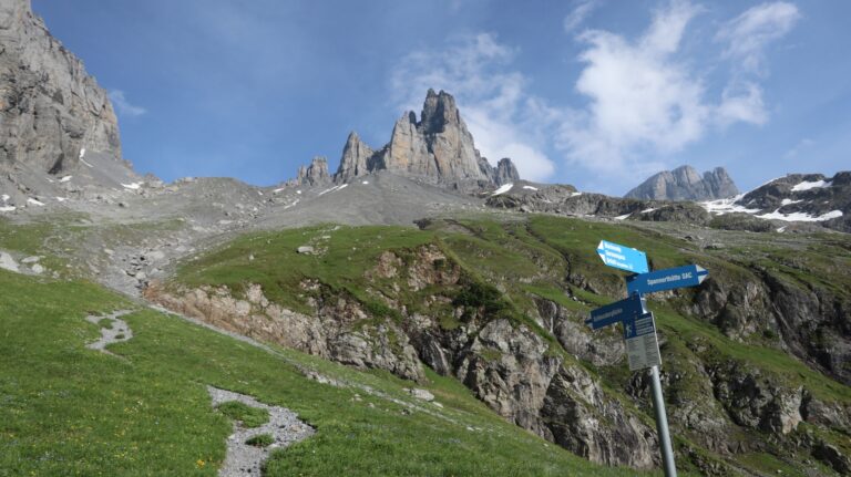 Wegkreuzung Zustieg Spannorthütte alpin/Schlossberglücke