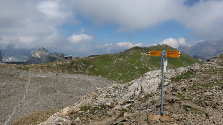 Wegkreuzung vor der Claridenhütte