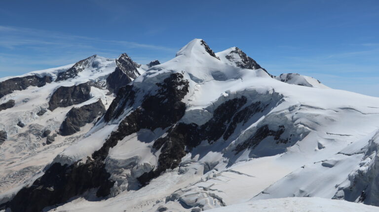 Gipfelblick zu Liskamm und Dufourspitze