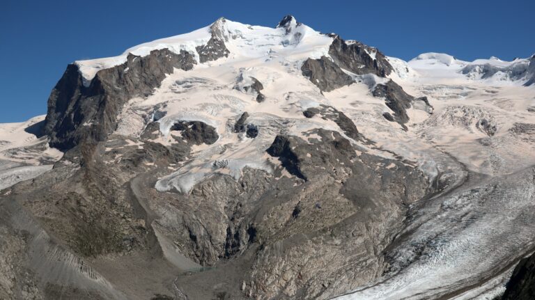 Monte Rosa mit Dufourspitze rechts und Nordened links