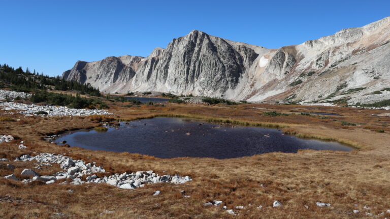 Namenloser See nördlich des Lookout Lake