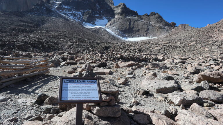 Warnschild im Boulder Field