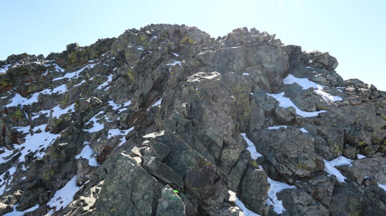 Kletterpassage vor dem Gipfel, insofern es kein Eis gibt, ist auch eine Umgehung auf der rechten Seite möglich.