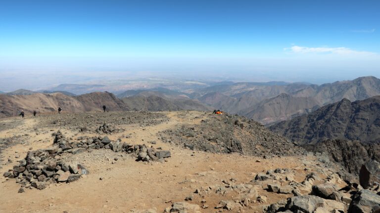 Blick Richtung Marrakesch - im Dunst oft nicht zu sehen