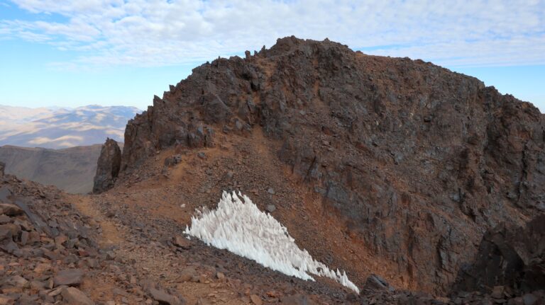 Eiszacken unter dem Ras Ouanoukrim